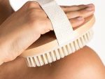 SilkSkin Dry Brush – فرشاة إشراقة البشرة الطبيعية